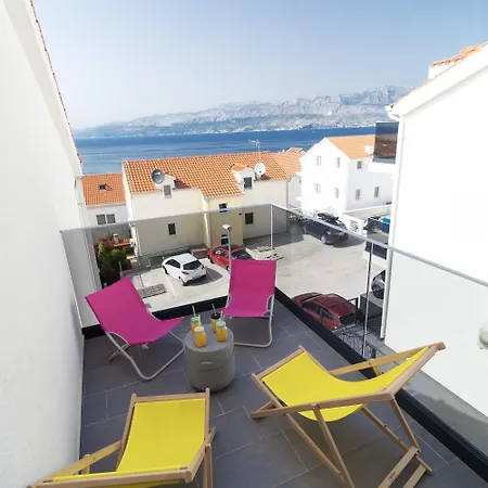 Lorenci With Sea View