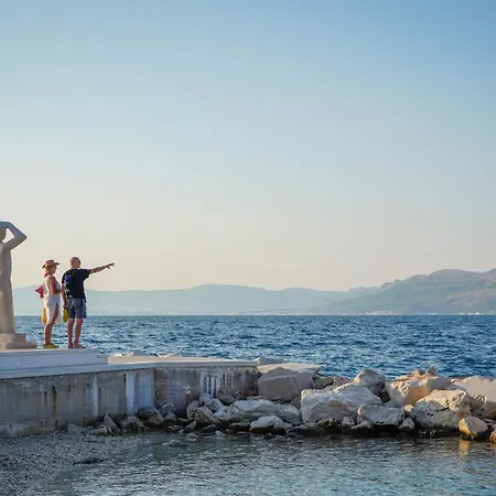 Апартаменты Lorenci With Sea View *
