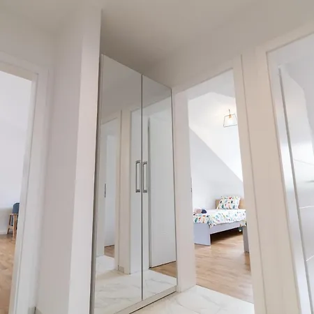 Lorenci With Sea View Apartment