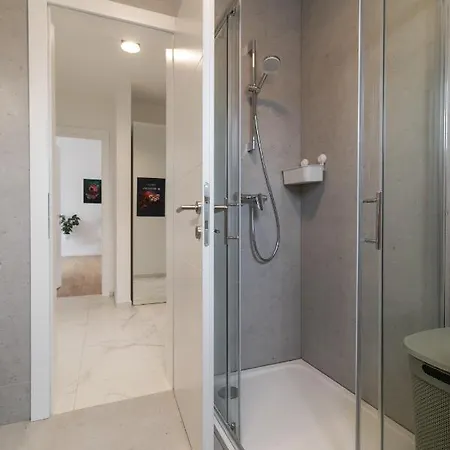 Apartment Lorenci With Sea View